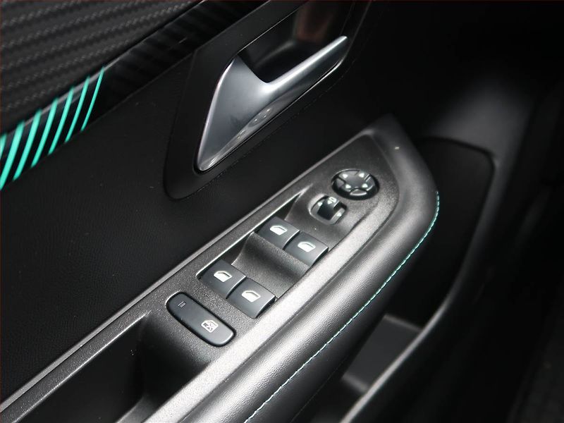 Peugeot 208 (2020) Allure 1.2 PureTech, Automat - fotka 18 z 18