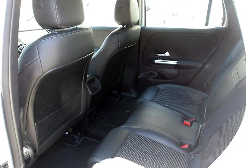 Mercedes-Benz EQA (2022) EQA 250 Sport 66 kWh - fotka 7 z 9