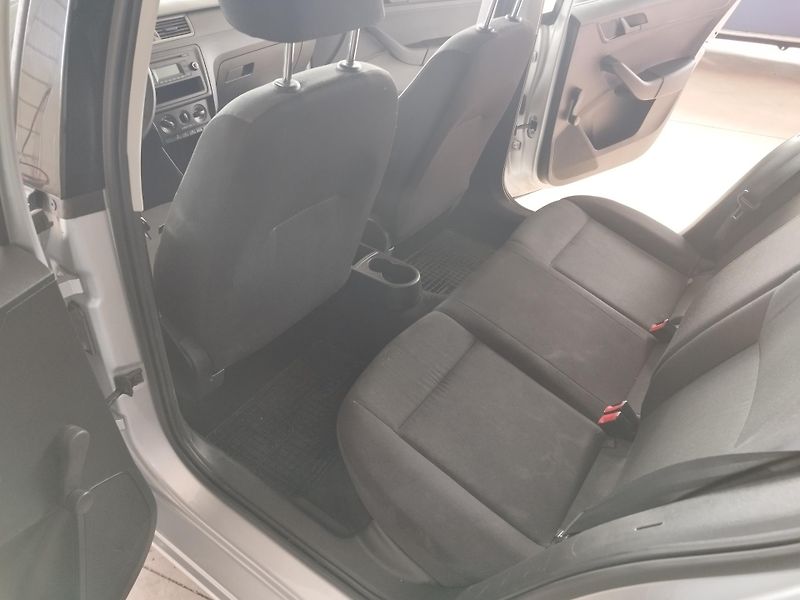 Škoda Rapid (2015) 1,6TDI,66KW,KLIMA,NOV.ROZVODY - fotka 17 z 29