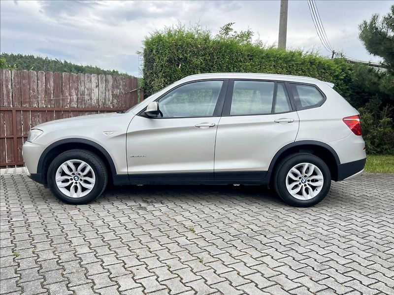 BMW X3 2,0 D  xDrive / KLIMA - fotka 2 z 36