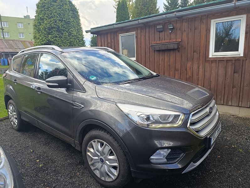 Ford Kuga (2016) - fotka 2 z 10