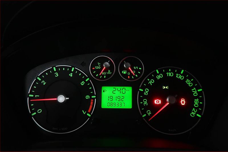 Ford Fiesta (2007) Trend 1.3 i, po STK - fotka 11 z 13