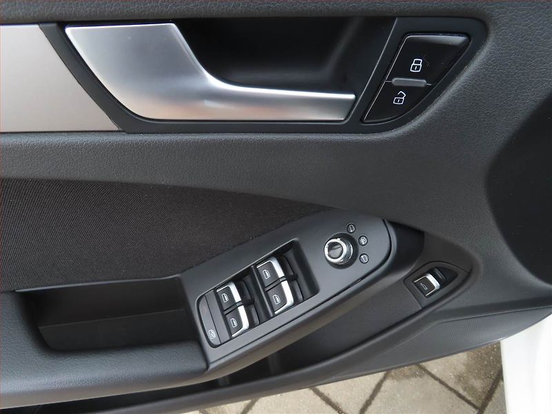 Audi A4 (2013) 2.0 TDI, Automat, Xenony - fotka 17 z 19