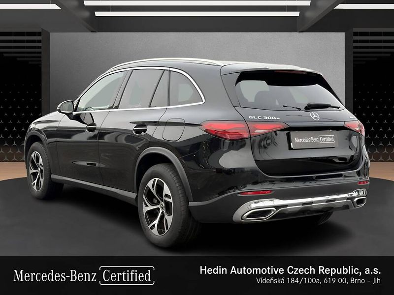 Mercedes-Benz GLC (2024) 300 e 4MATIC - fotka 3 z 29