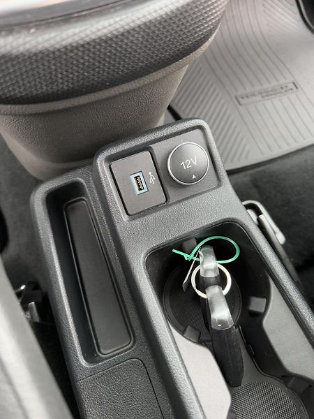 Ford Tourneo Connect (2019) 1,5-PANORAM-TAŽNÉ-VYHŘ.SEDAČKY - fotka 30 z 53
