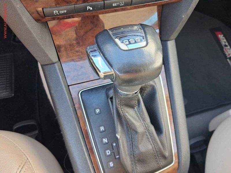 Škoda Octavia (2013) 1.4 TSi, Elegance, DSG, xenon - fotka 12 z 18