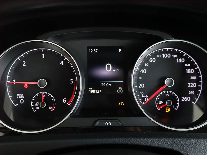 Volkswagen Golf (2017) 2.0 TDI, Automat, Kůže - fotka 11 z 21