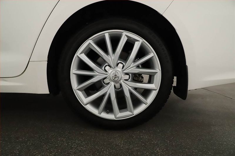 Toyota Corolla (2023) 1.8 Hybrid, Automat - fotka 20 z 20