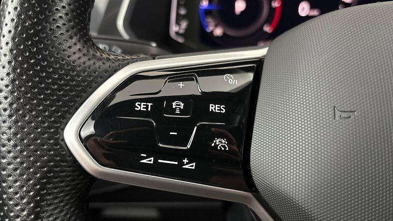 Volkswagen Tiguan Allspace 2.0 TDI DSG 4MOTION R-Line - fotka 14 z 30
