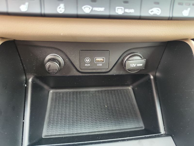 Hyundai Tucson 2.0 CRDI/136kW Premium DCT 4x4 - fotka 25 z 38