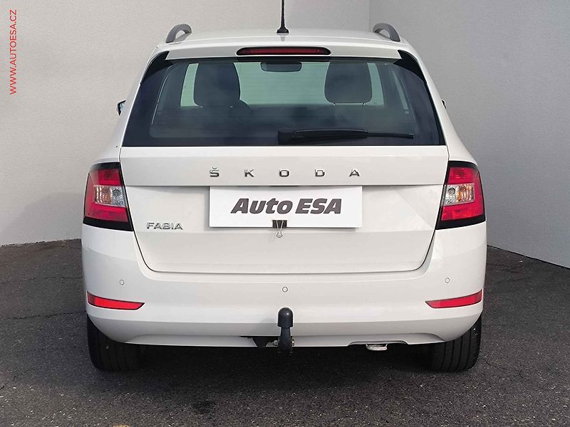 Škoda Fabia (2022) 1.0 TSi, 1.maj,ČR, Ambition - fotka 5 z 21