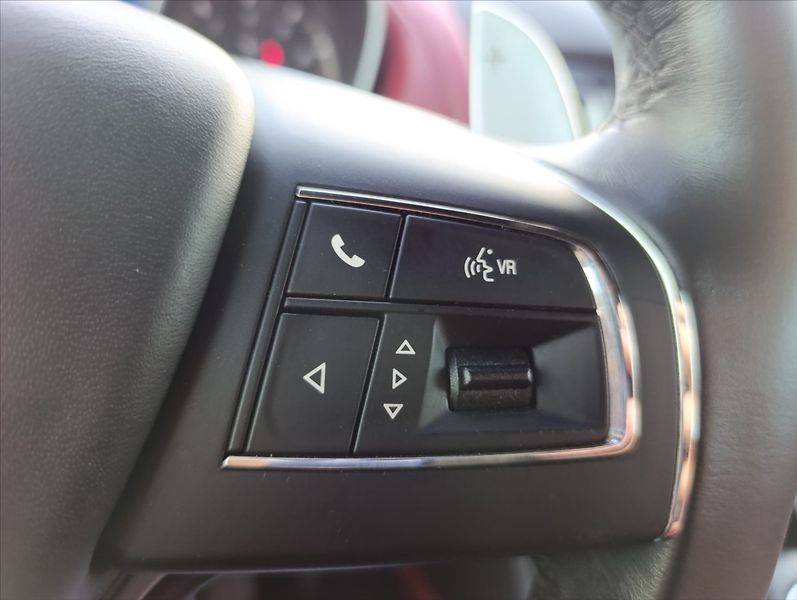 Maserati Levante 3,0 V6 Q4 Kůže,Kamera,Bi-xenon - fotka 30 z 40