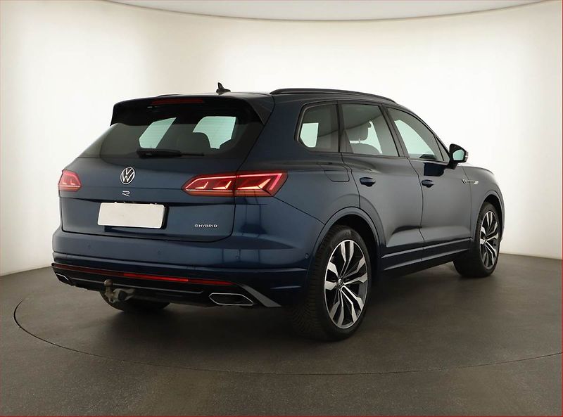 Volkswagen Touareg (2022) R eHybrid - fotka 5 z 22