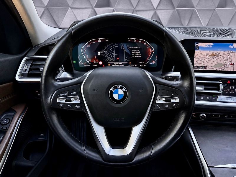 BMW Řada 3 320d xDrive LUXURY LINE, PANOR - fotka 12 z 28