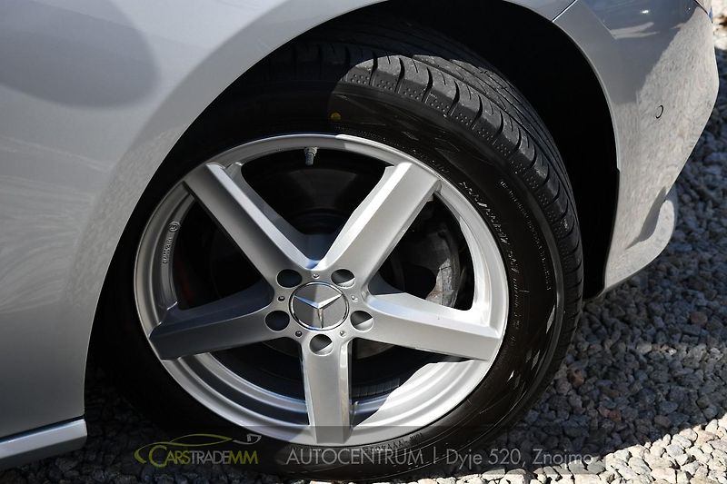 Mercedes-Benz CLA 200d LED A/T NAVI KAMERA - fotka 52 z 54