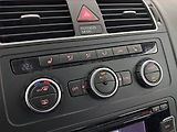 Volkswagen Touran (2015) 1.6 TDI, Navi, Tempomat - náhled 17