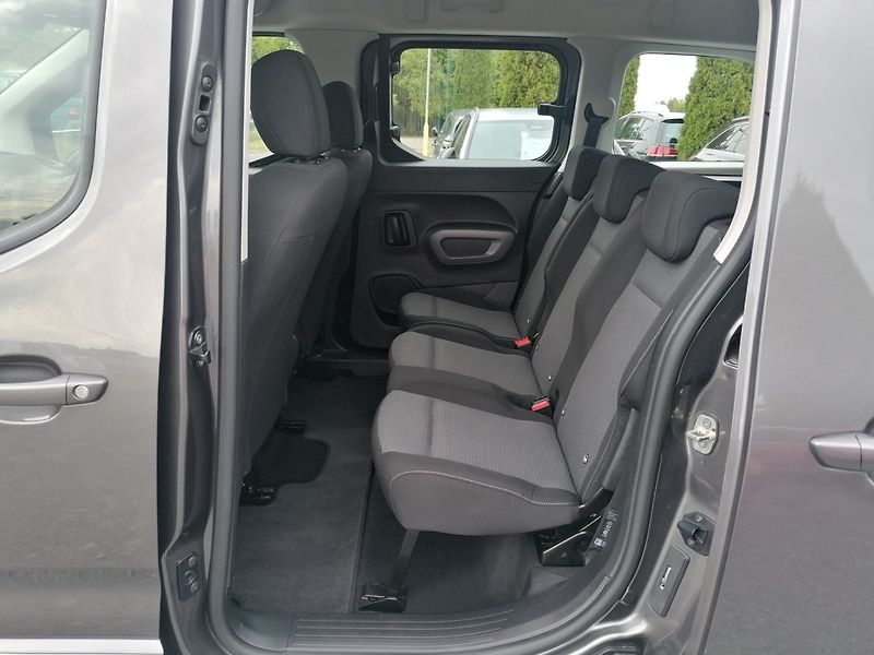 Toyota ProAce City Verso (2021) 1.2 T 7-míst Long,Shuttle - fotka 10 z 26