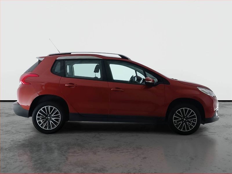 Peugeot 2008 (2016) Active 1.2 PureTech, ČR,1.maj - fotka 6 z 15