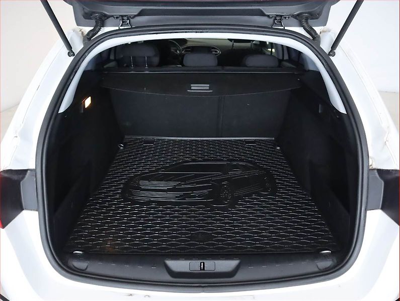 Peugeot 308 (2017) 1.6 BlueHDi, Serv.kniha - fotka 14 z 17