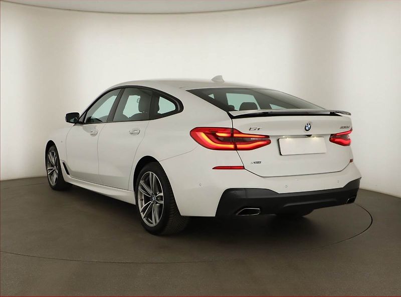 BMW Řada 6 (2018) 630d xDrive GT - fotka 4 z 21
