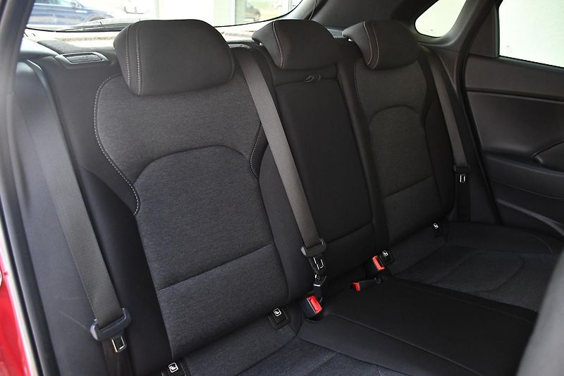 Hyundai i30 1.0TGi DCT STYLE ČR 1M - fotka 17 z 49