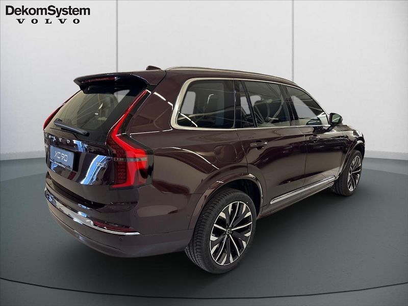 Volvo XC90 (2026) 2,0 B5 Plus Bright - fotka 3 z 12