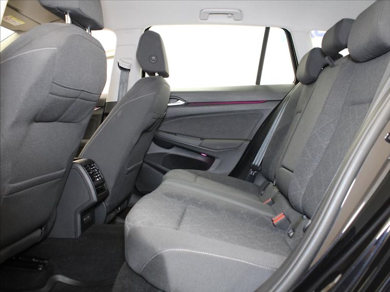 Volkswagen Golf 1,0 TSi DSG Variant 139tkm.ČR - fotka 7 z 21