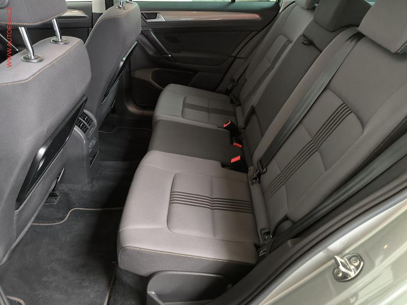 Volkswagen Golf Sportsvan (2017) 1.6TDi, DSG - fotka 10 z 17