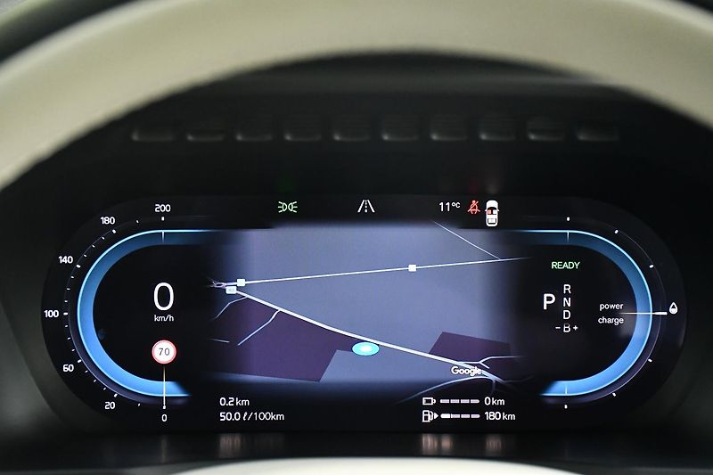 Volvo XC90 T8 AWD RECHARGE 7MÍST 1M  - fotka 32 z 38