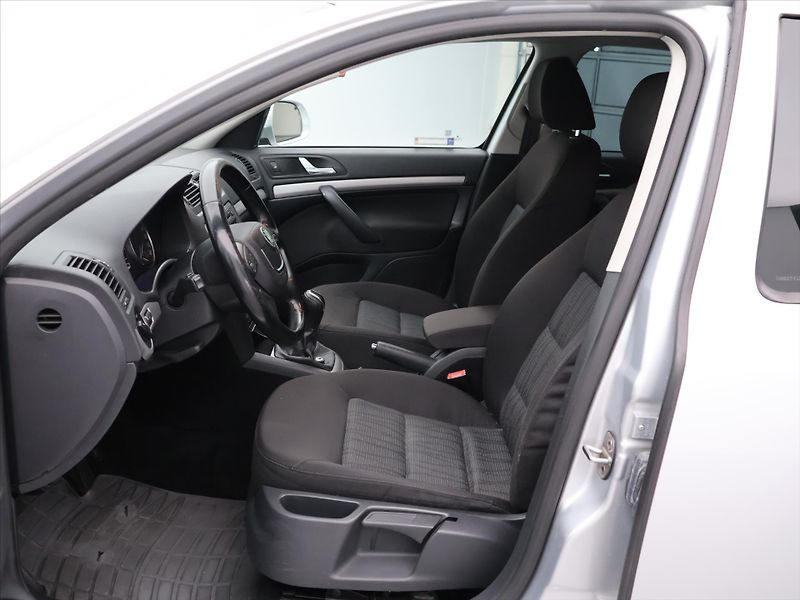 Škoda Octavia 1,6 TDI 77kW Elegance CZ Xenon - fotka 11 z 27