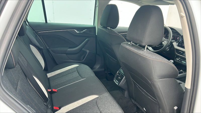 Škoda Kamiq (2025) SELEC TSI 85/1.0 M6F - fotka 25 z 31