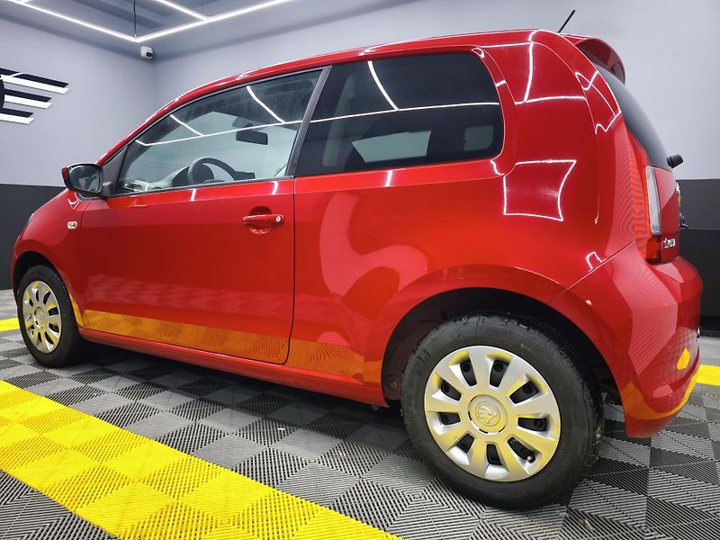 Škoda Citigo (2014) 55kw, výhřev sed., navi, klima - fotka 9 z 23