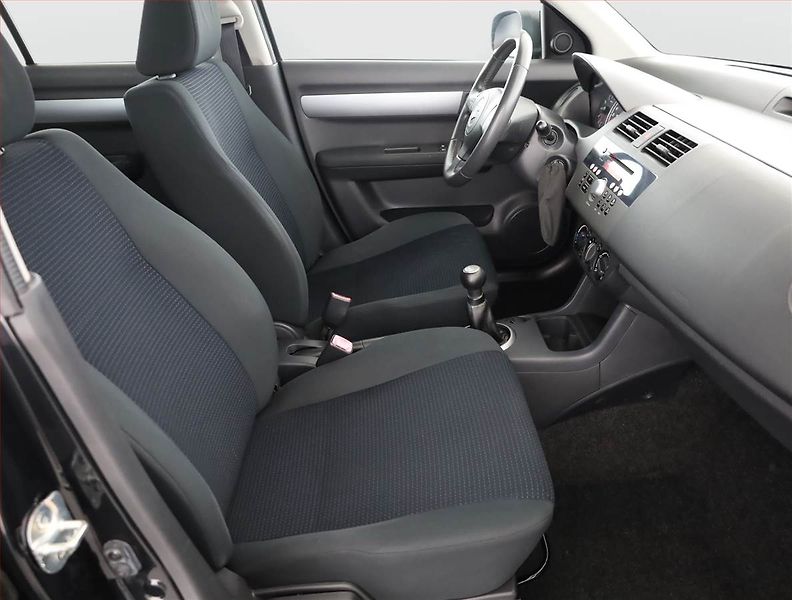 Suzuki Swift (2010) 1.3 i, Serv.kniha, zamluveno - fotka 7 z 13