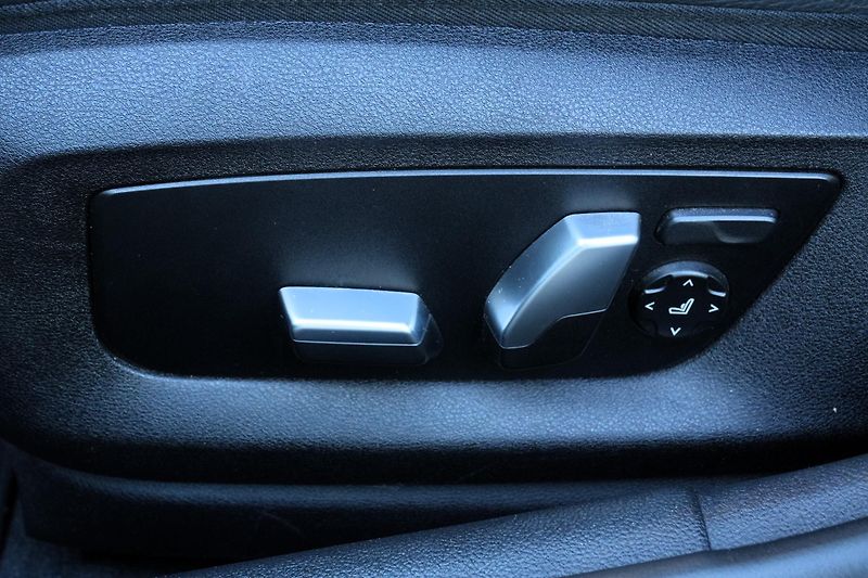 BMW Řada 5 540i xDrive, ČR, ACC, Harman - fotka 35 z 40
