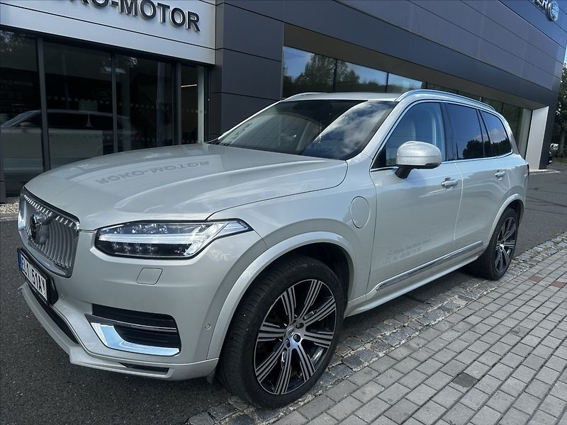 Volvo XC90 2,0 - fotka 2 z 21