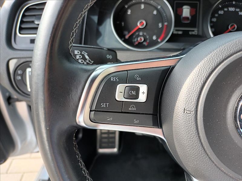 Volkswagen Golf 2,0 TDI,GTD,135KW,NAVI,XENON - fotka 25 z 50