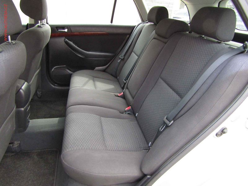 Toyota Avensis (2005) 2.0 i, servis.kniha - fotka 10 z 19