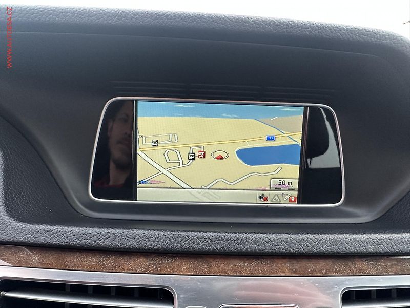 Mercedes-Benz Třídy E (2014) 2.2CDi, AT, navi, LED - fotka 16 z 23