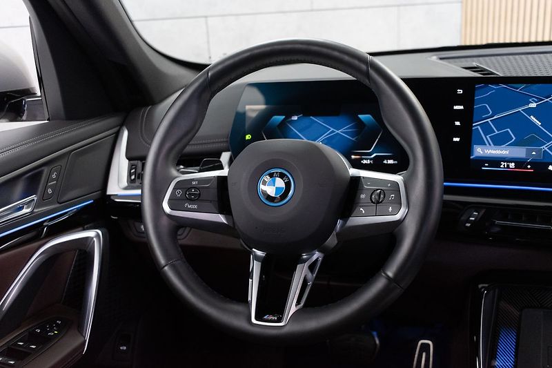 BMW iX1 xDrive30 REZERVACE - fotka 16 z 47