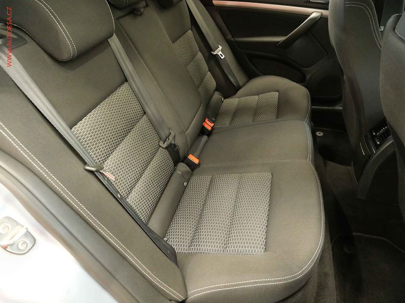 Škoda Octavia (2010) 1.6 TDi, Elegance, xenon - fotka 13 z 25