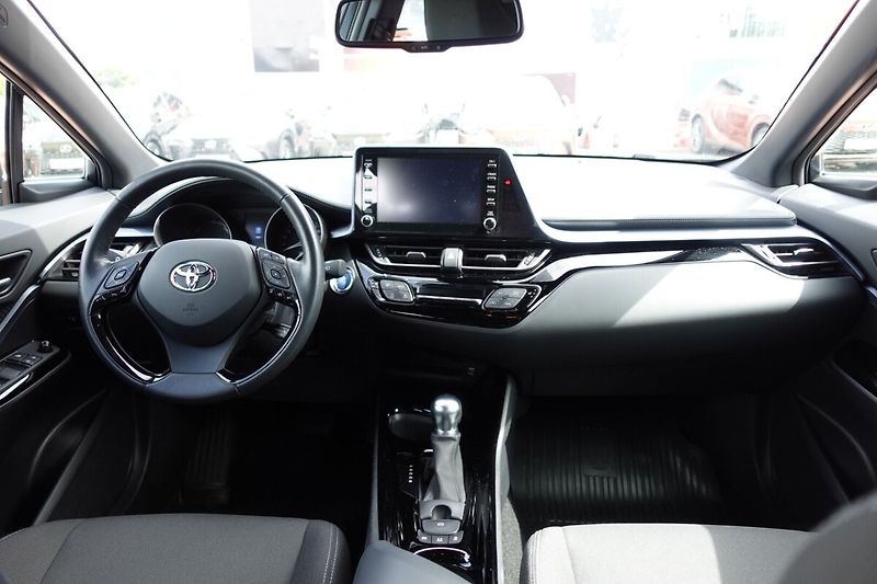 Toyota C-HR 1.8HSD - 1 CVT Style - fotka 16 z 32
