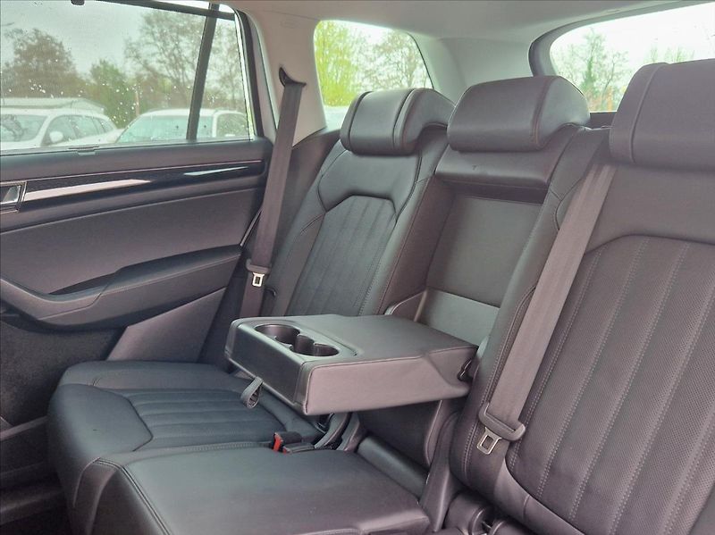 Škoda Kodiaq 2,0 TDI DSG L&K 4x4 TOP Stav - fotka 13 z 32
