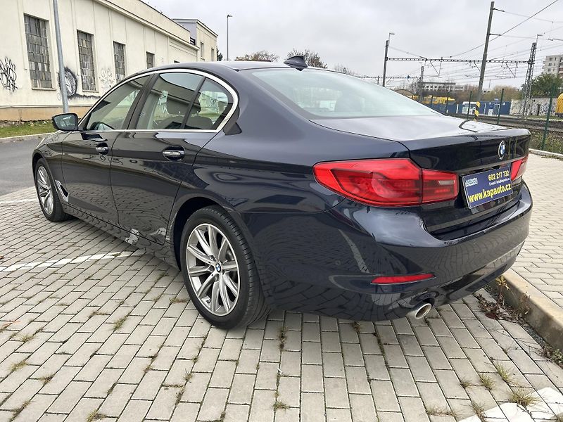 BMW Řada 5 520D XDRIVE, 1. majitel - fotka 7 z 33