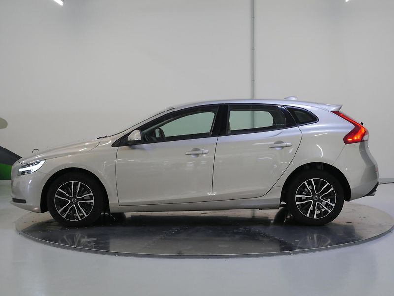 Volvo V40 - fotka 3 z 27