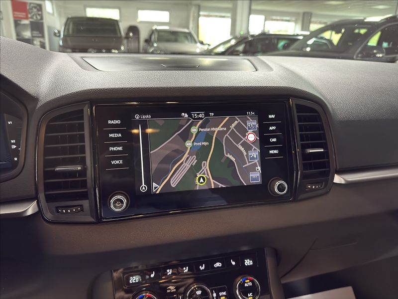 Škoda Karoq 2,0   TDI DSG 4X4 VIRTUAL ACC - fotka 16 z 33