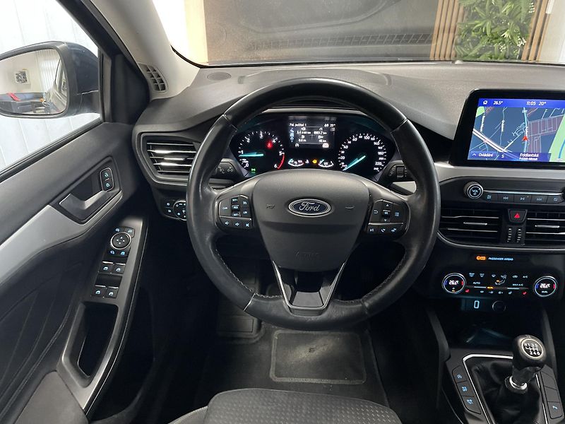 Ford Focus 1.5 TDCi NAVI DIGIAC  - fotka 23 z 24