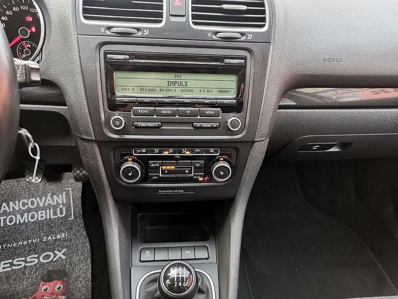 Volkswagen Golf (2011) 1.4TSi 90kw Temp AC PDC Tažné - fotka 13 z 27