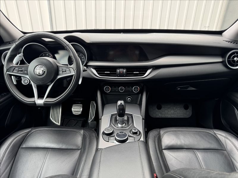 Alfa Romeo Stelvio 2,0 T 206kW Q4 AT8 ZF 4X4 - fotka 25 z 50