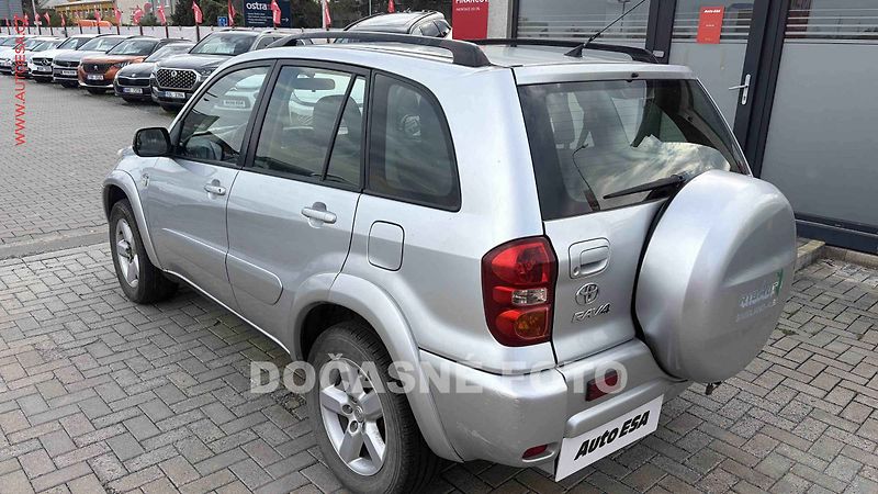 Toyota RAV4 (2004) 2.0 D-4D 4x4, STK8/28 - fotka 2 z 3