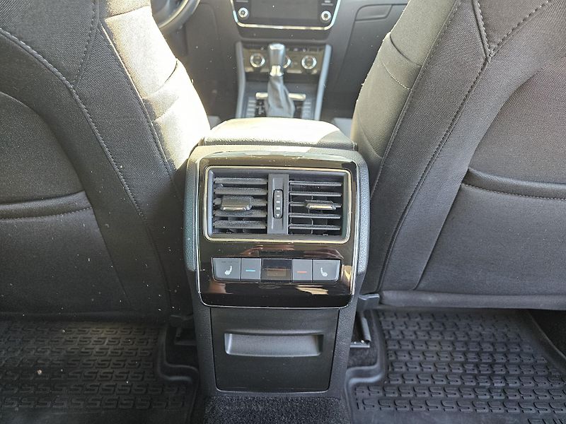 Škoda Superb (2021) 1.5TSI STYLE DSG TAŽNÉ  - fotka 13 z 20